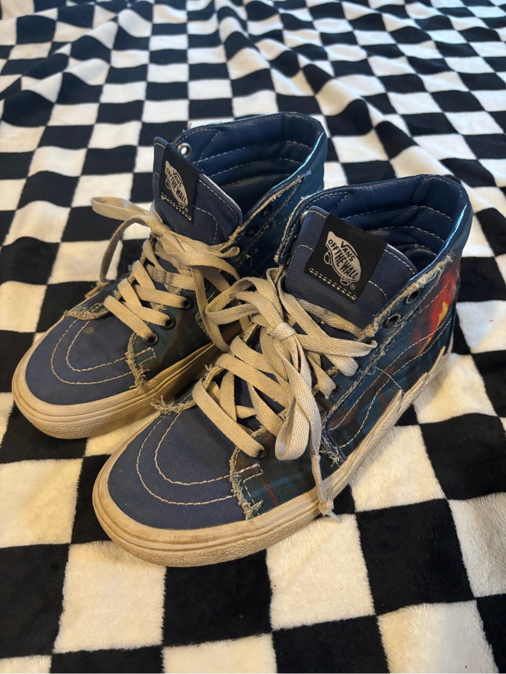 Women’s size 6 vans or men’s size 4.5 or youth 4.5